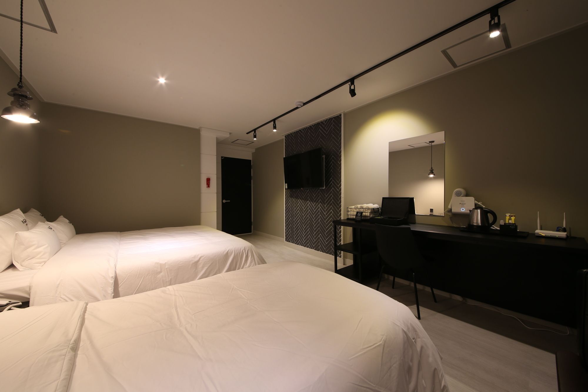 Almond Hotel Gupo Station Puszan Kültér fotó